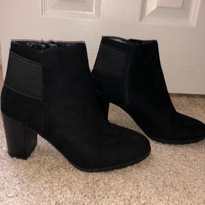 Women’s heel boots
